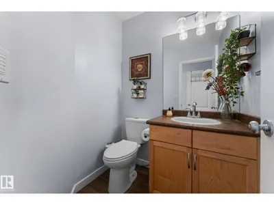 4532 210 ST NW photo 23
