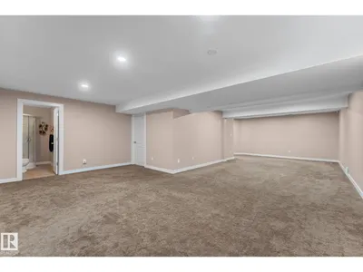4532 210 ST NW photo 40