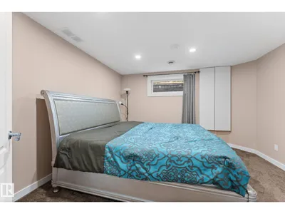 4532 210 ST NW photo 42