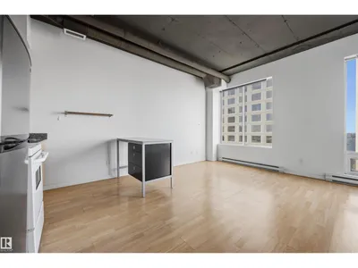 #1313 10024 JASPER AV NW photo 5