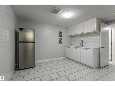 7408 180 Street NW photo 23