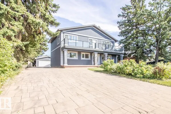 6804 102A AV NW photo 2