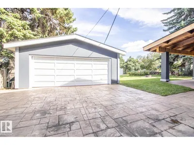 6804 102A AV NW photo 36