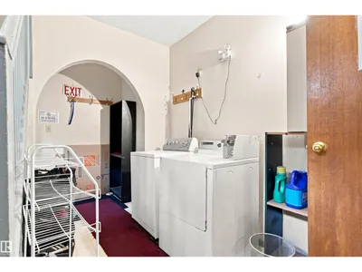 11111 81 AV NW photo 12