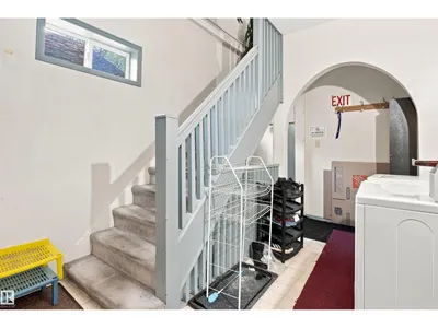 11111 81 AV NW photo 13