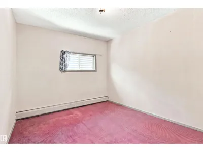 11111 81 AV NW photo 14