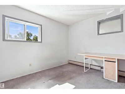 11111 81 AV NW photo 16