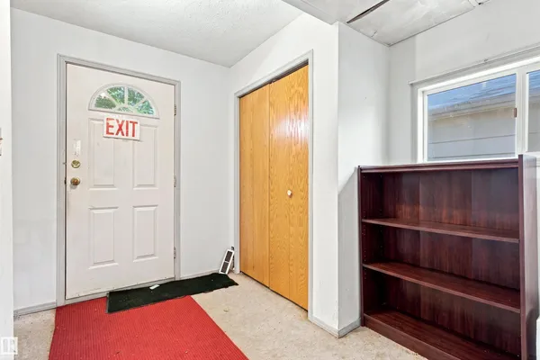 11111 81 AV NW photo 2