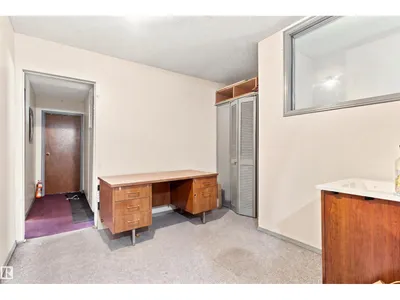 11111 81 AV NW photo 20