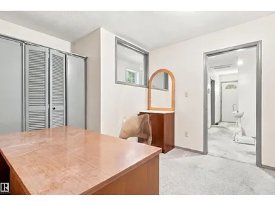 11111 81 AV NW photo 21