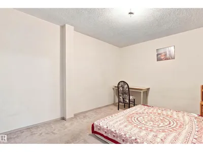 11111 81 AV NW photo 23