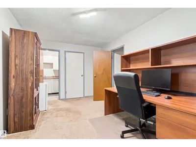 11111 81 AV NW photo 25