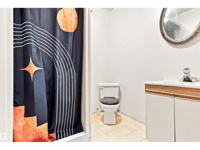 11111 81 AV NW photo 27
