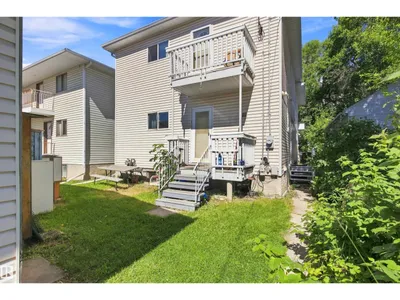 11111 81 AV NW photo 38