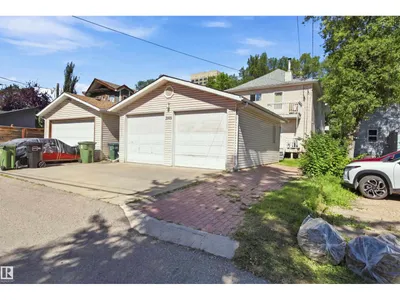 11111 81 AV NW photo 39
