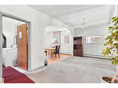 11111 81 AV NW photo 4