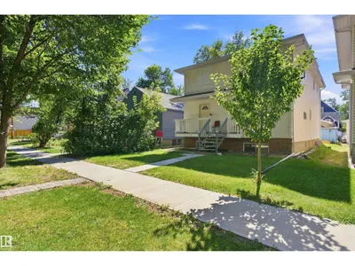 11111 81 AV NW photo 41