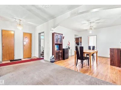 11111 81 AV NW photo 5
