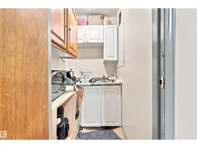 11111 81 AV NW photo 66