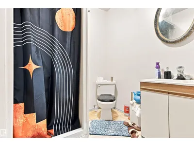 11111 81 AV NW photo 67