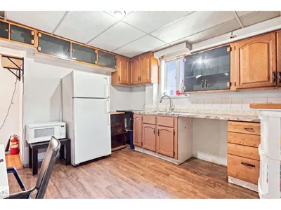 11111 81 AV NW photo 8