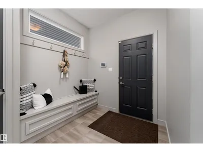7038 172A AV NW photo 18