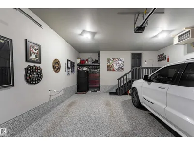 7038 172A AV NW photo 38