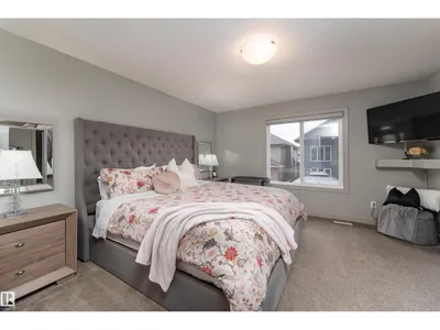 7038 172A AV NW photo 20