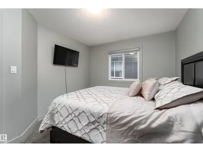 7038 172A AV NW photo 26