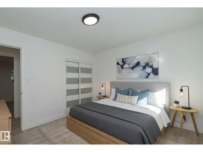 21 SHERIDAN DR photo 6