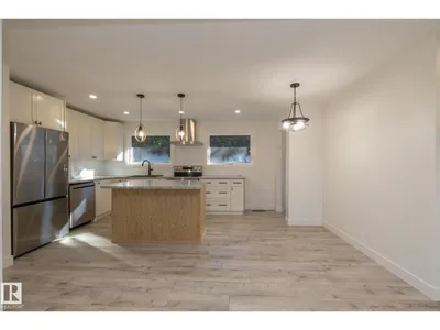 21 SHERIDAN DR photo 15