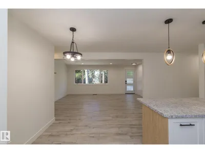 21 SHERIDAN DR photo 19