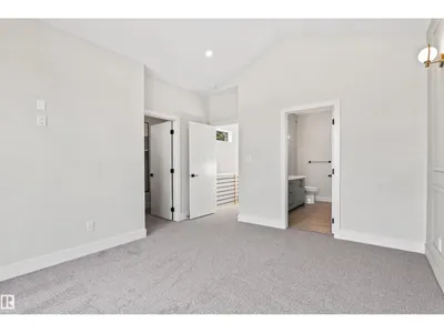 5606 105 AV NW photo 23
