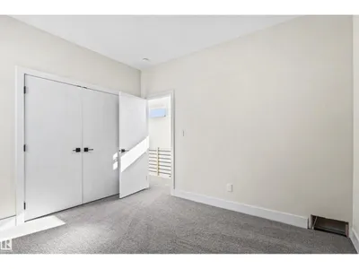 5606 105 AV NW photo 30