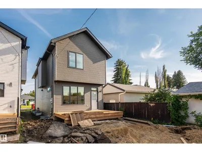 5606 105 AV NW photo 37