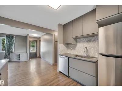 8615 66 AV NW photo 18