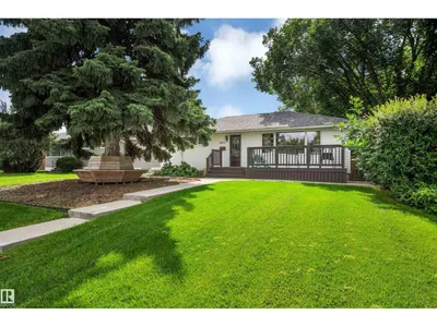 8615 66 AV NW photo 4