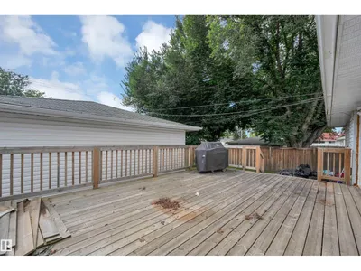 8615 66 AV NW photo 40