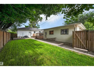 8615 66 AV NW photo 46