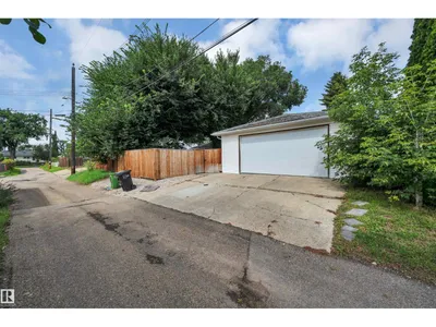 8615 66 AV NW photo 47