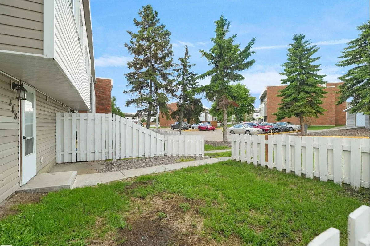 #308 2908 116A AV NW exterior