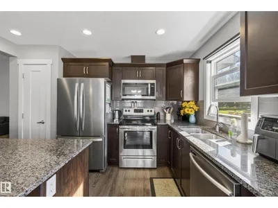 #8 4205 30 ST NW photo 18