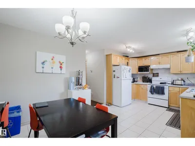 10334 161 ST NW photo 9