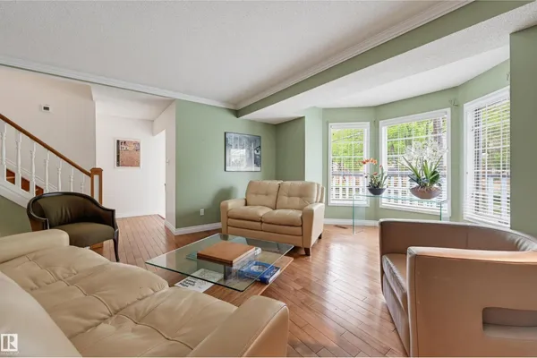 11107 98 AV NW photo 3