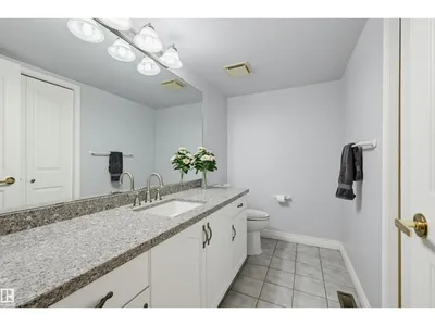 11107 98 AV NW photo 34
