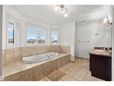 10656 181 AV NW photo 42