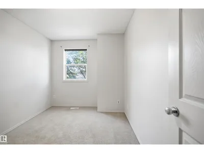 #84 8304 11 AV SW photo 21