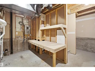 #84 8304 11 AV SW photo 27