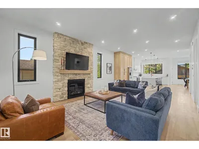 14711 88 AV NW photo 11