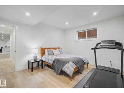 14711 88 AV NW photo 40